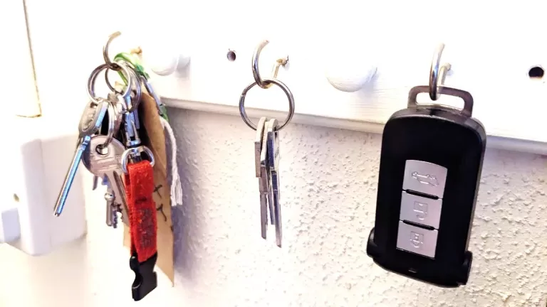 hanging your keys in your house- vulnerable to relay theft?